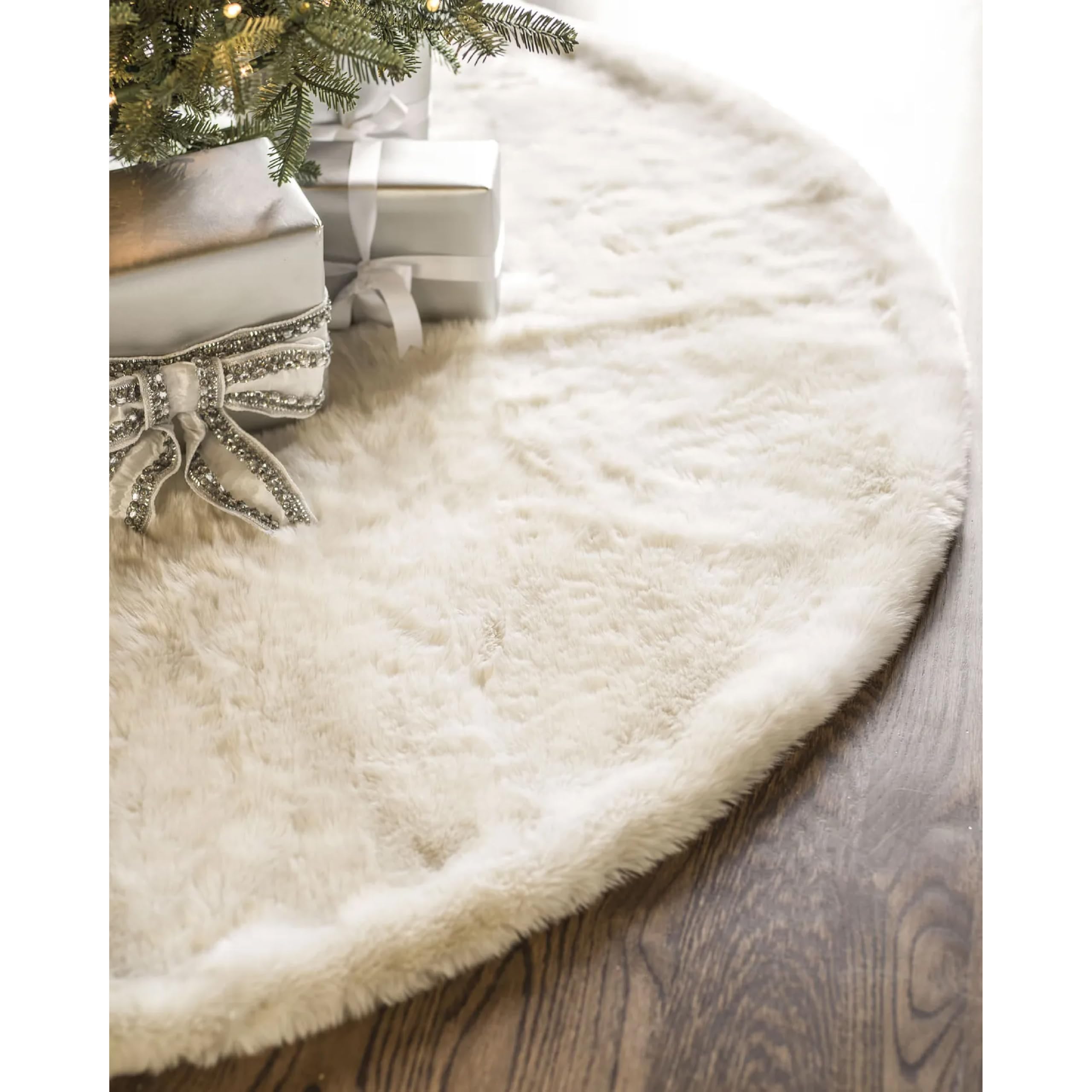 Balsam Hill Lodge Faux Fur Christmas Tree Skirt - Premium Rustic and Luxurious Fur Accents in Brown and Ivory for Tree Decor, Brown, 60"