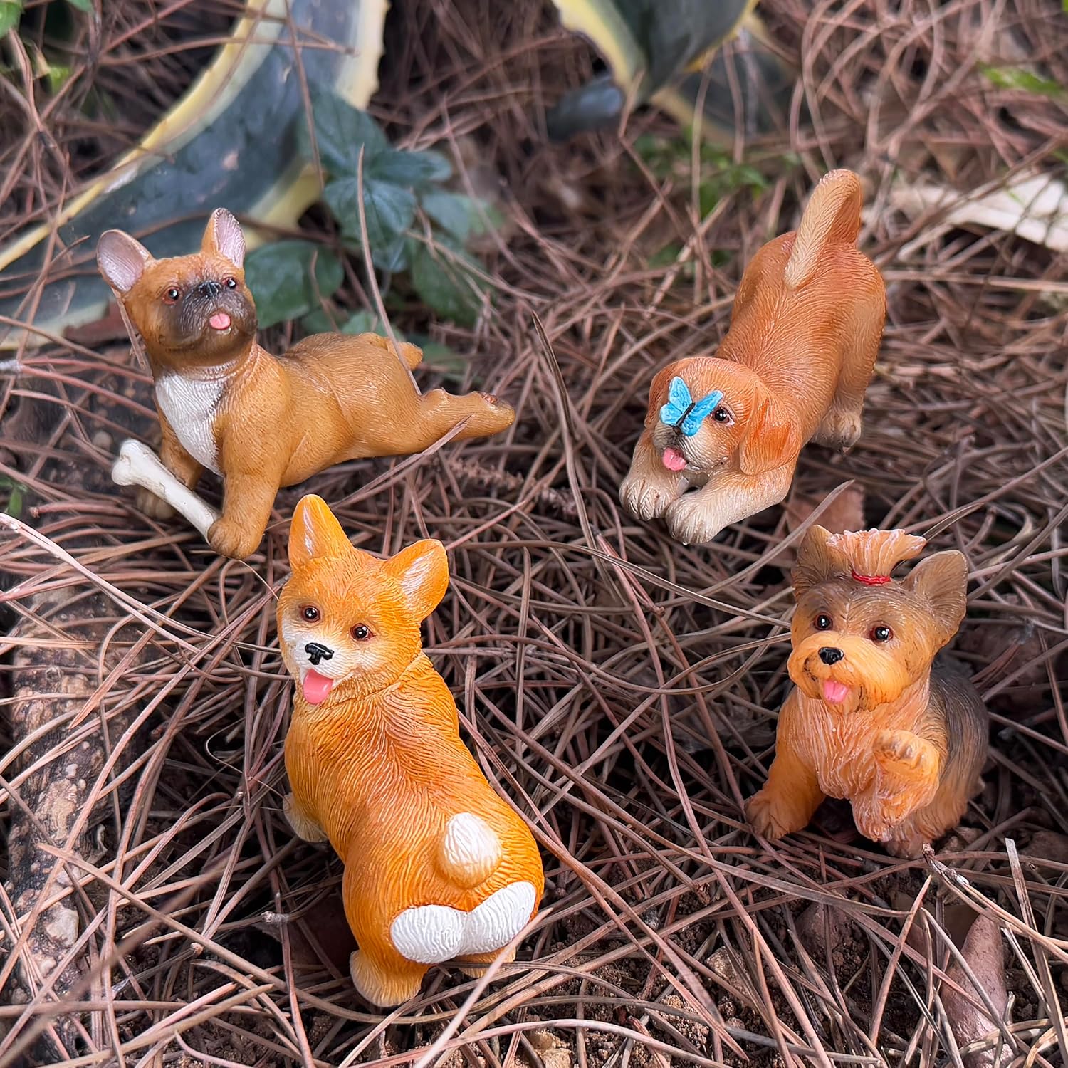 Mood Lab Funny Dog Figurines Set - Miniature Realistic Puppy Decor of 4 pcs - Mini Fairy Garden Decoration
